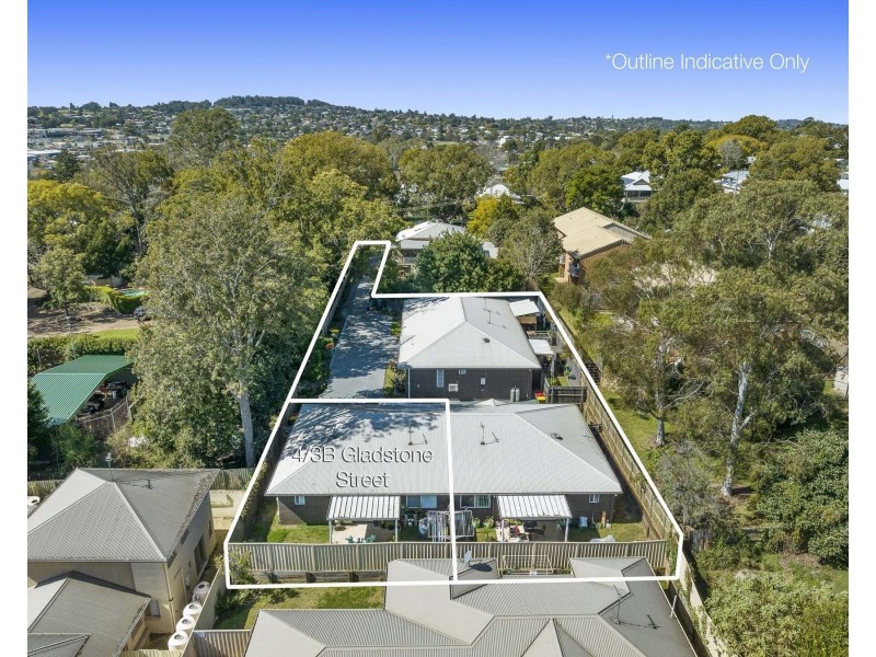4/3B Gladstone Street, Newtown QLD 4350