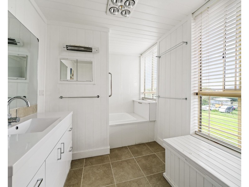 15 Ramsay Street, Greenmount QLD 4359