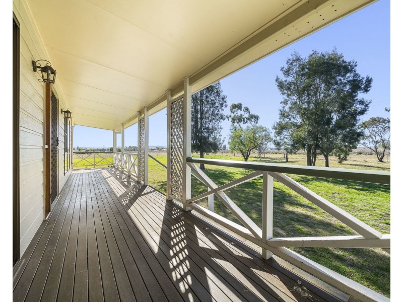 58-60 Railway Street, Cambooya QLD 4358