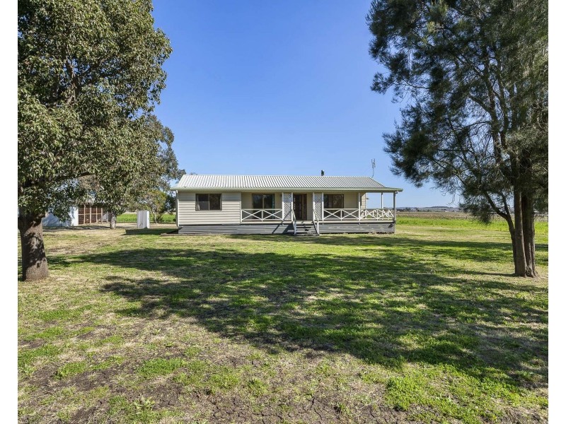 58-60 Railway Street, Cambooya QLD 4358