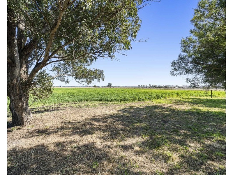 58-60 Railway Street, Cambooya QLD 4358