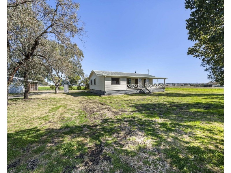 58-60 Railway Street, Cambooya QLD 4358