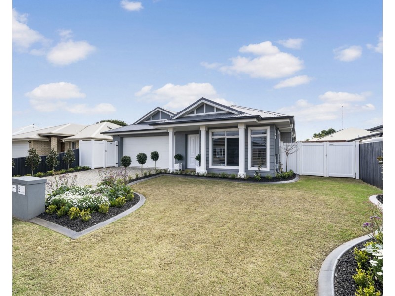 5 Lourdes Street, Middle Ridge QLD 4350