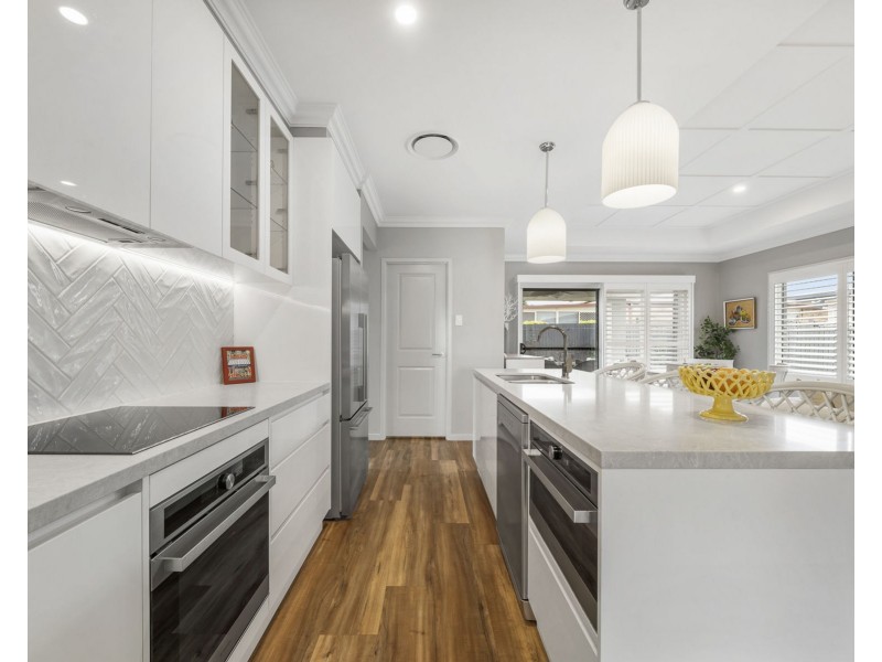 5 Lourdes Street, Middle Ridge QLD 4350