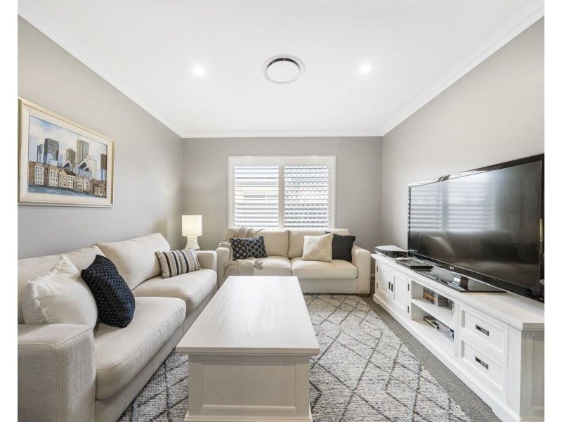 5 Lourdes Street, Middle Ridge QLD 4350