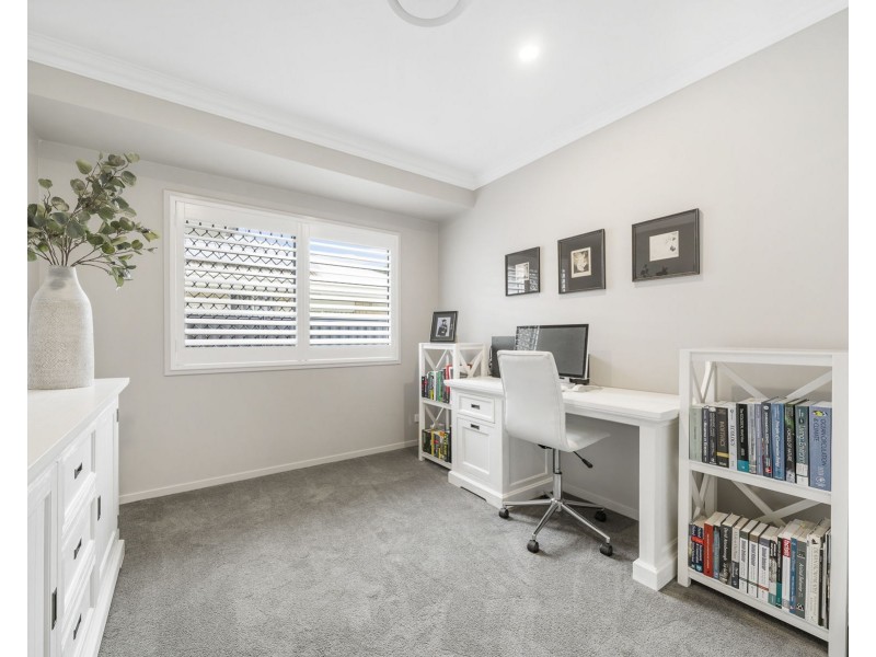 5 Lourdes Street, Middle Ridge QLD 4350
