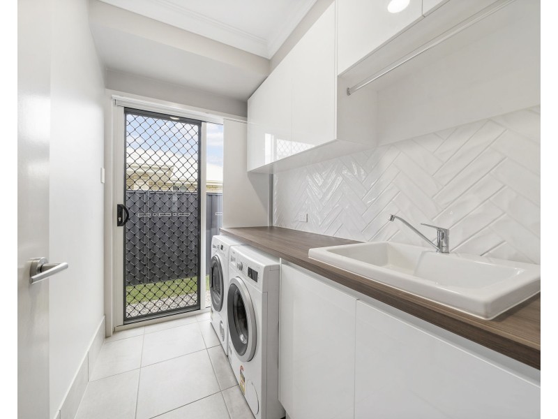 5 Lourdes Street, Middle Ridge QLD 4350