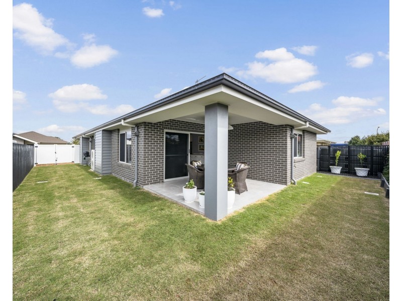5 Lourdes Street, Middle Ridge QLD 4350