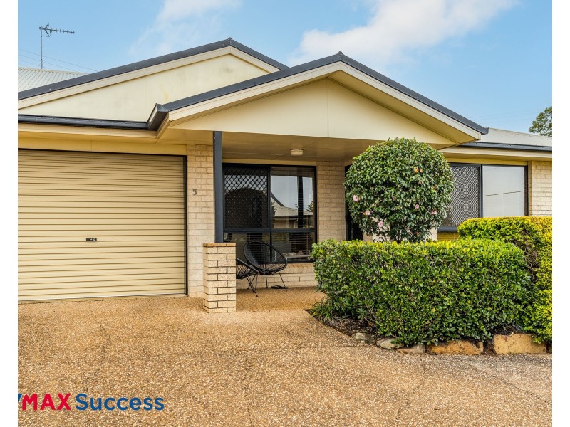 5/2 Garde Street, Centenary Heights QLD 4350