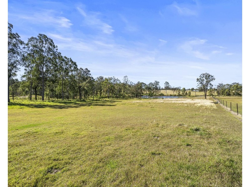 31 Benjamin Court, Placid Hills QLD 4343