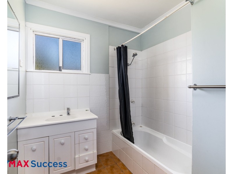 13 McIntyre Street, Centenary Heights QLD 4350