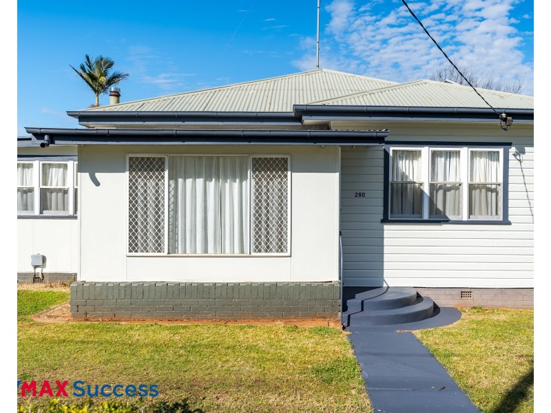 280 Alderley Street, Centenary Heights QLD 4350