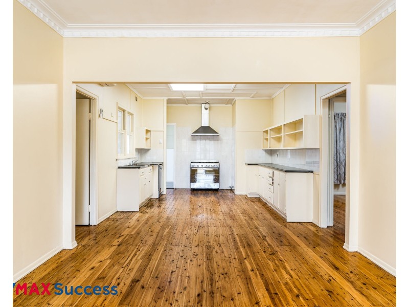 280 Alderley Street, Centenary Heights QLD 4350