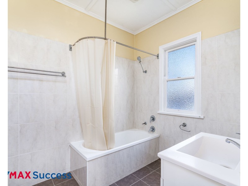 280 Alderley Street, Centenary Heights QLD 4350