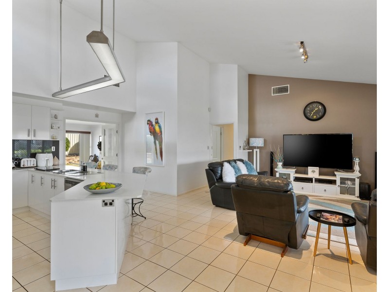 1 Conquest Court, Wilsonton QLD 4350