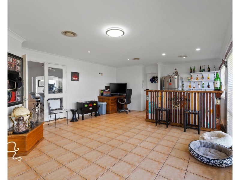 1 Conquest Court, Wilsonton QLD 4350