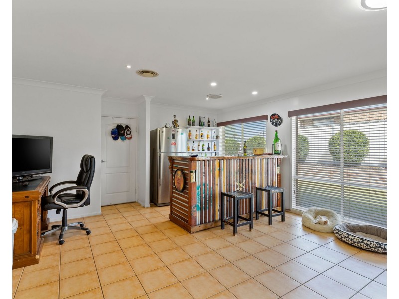 1 Conquest Court, Wilsonton QLD 4350