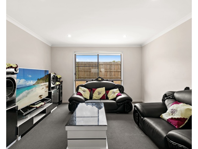 7 Grace View Street, Darling Heights QLD 4350