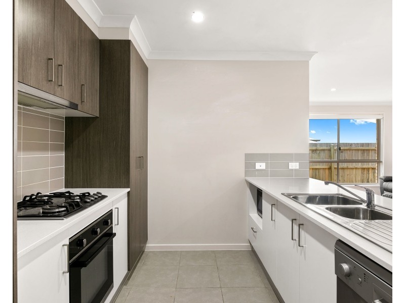 7 Grace View Street, Darling Heights QLD 4350
