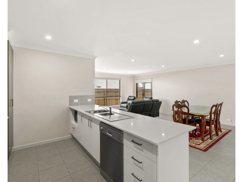 7 Grace View Street, Darling Heights QLD 4350