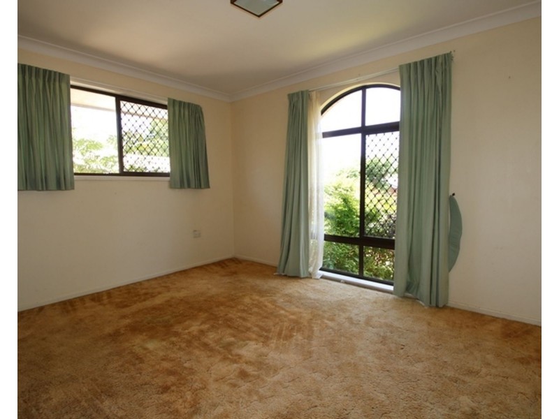 6 Azalea Court, Centenary Heights QLD 4350