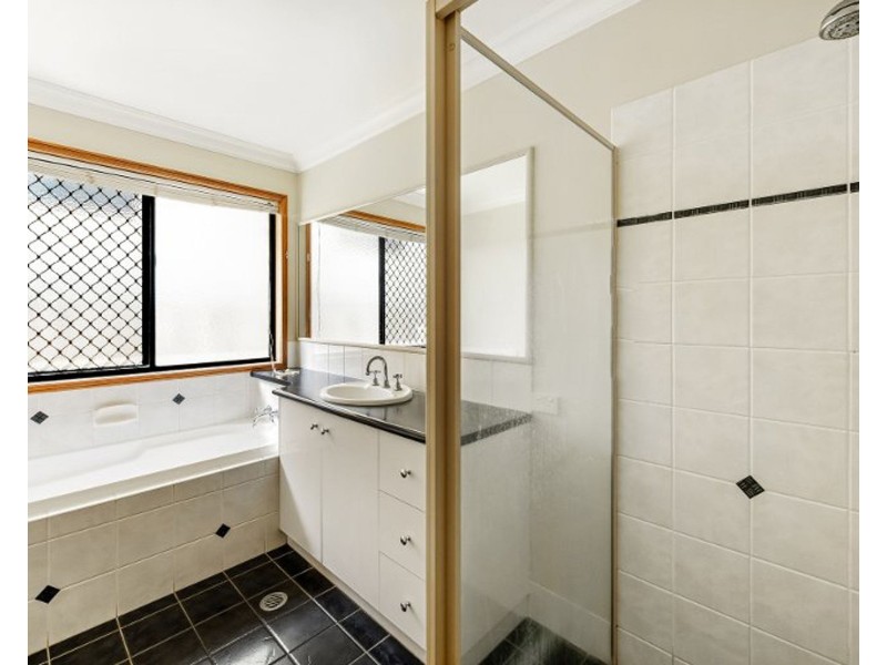 9 Mason Court, Kearneys Spring QLD 4350