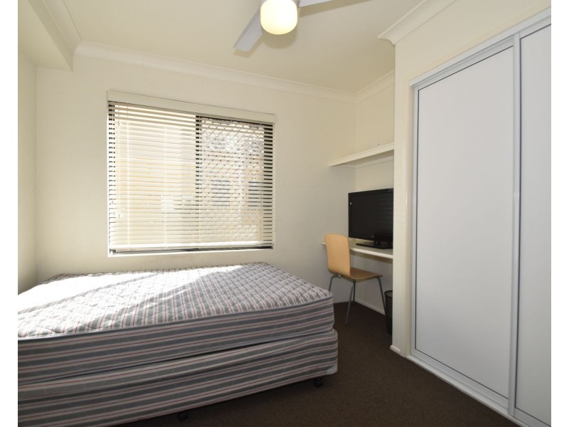 9/1-3 Uniplaza Court, Kearneys Spring QLD 4350
