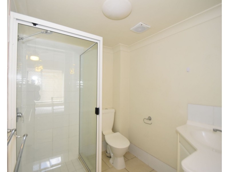 9/1-3 Uniplaza Court, Kearneys Spring QLD 4350