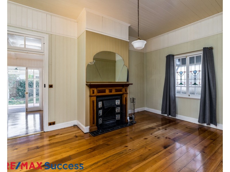 4 Lydwin Crescent, East Toowoomba QLD 4350