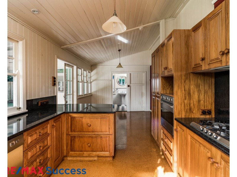 4 Lydwin Crescent, East Toowoomba QLD 4350