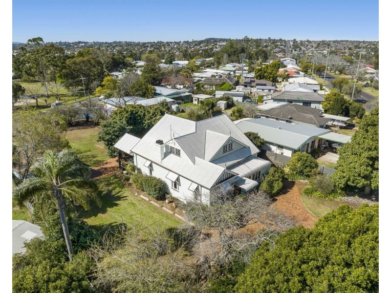 423 Alderley Street, Harristown QLD 4350