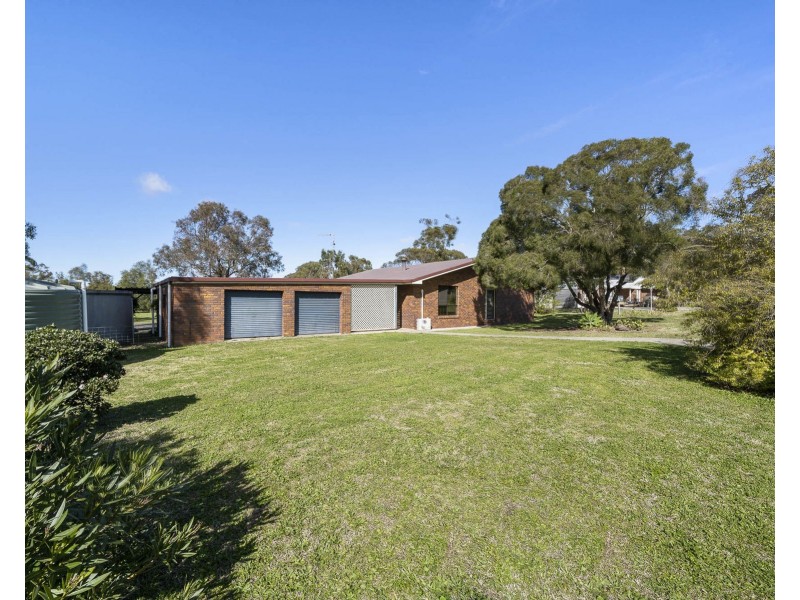 22 Burkes Road, Gowrie Junction QLD 4352