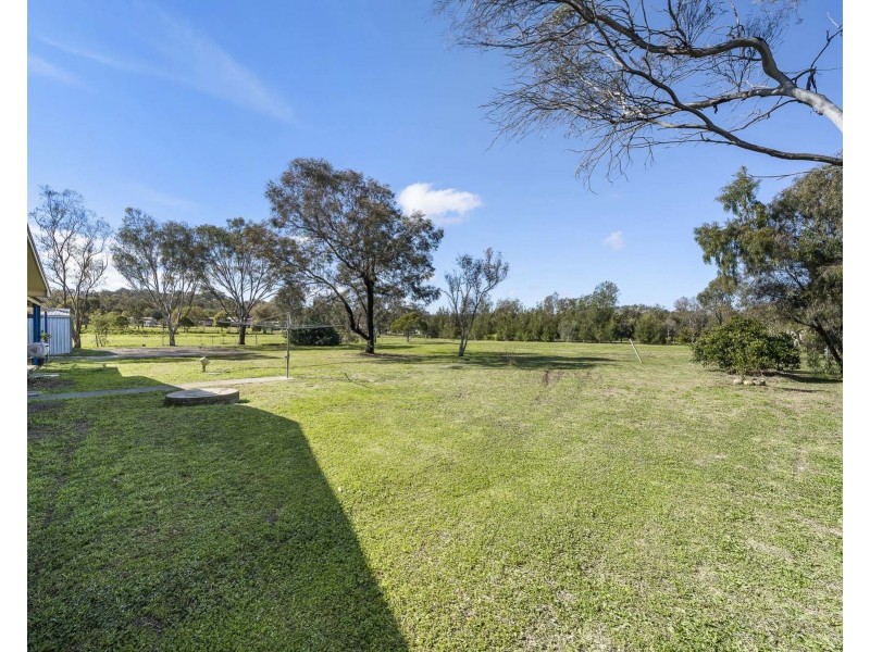 22 Burkes Road, Gowrie Junction QLD 4352