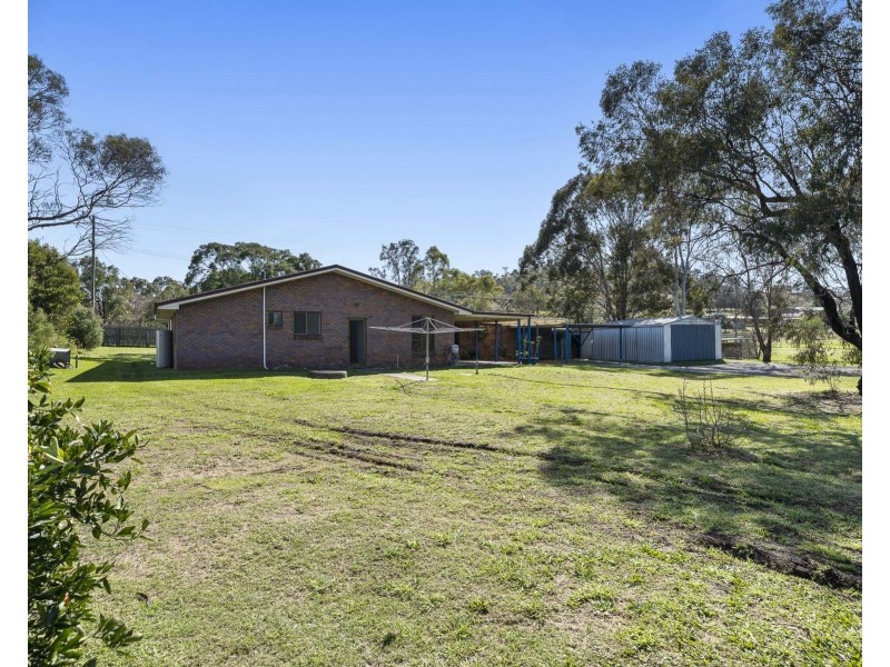 22 Burkes Road, Gowrie Junction QLD 4352