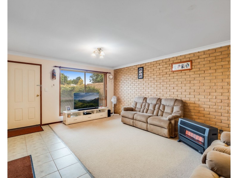 1 & 2/9 Gabrielle Street, Kearneys Spring QLD 4350