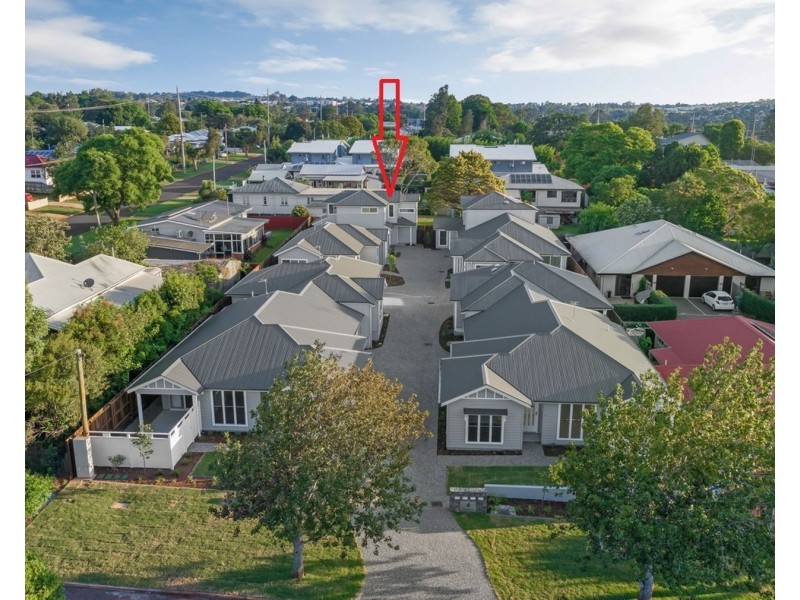 4/4 Denis Street, South Toowoomba QLD 4350