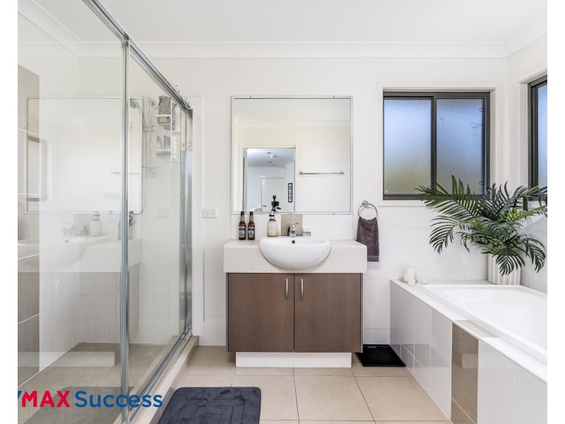 4/44 Gostwyck Street, Newtown QLD 4350