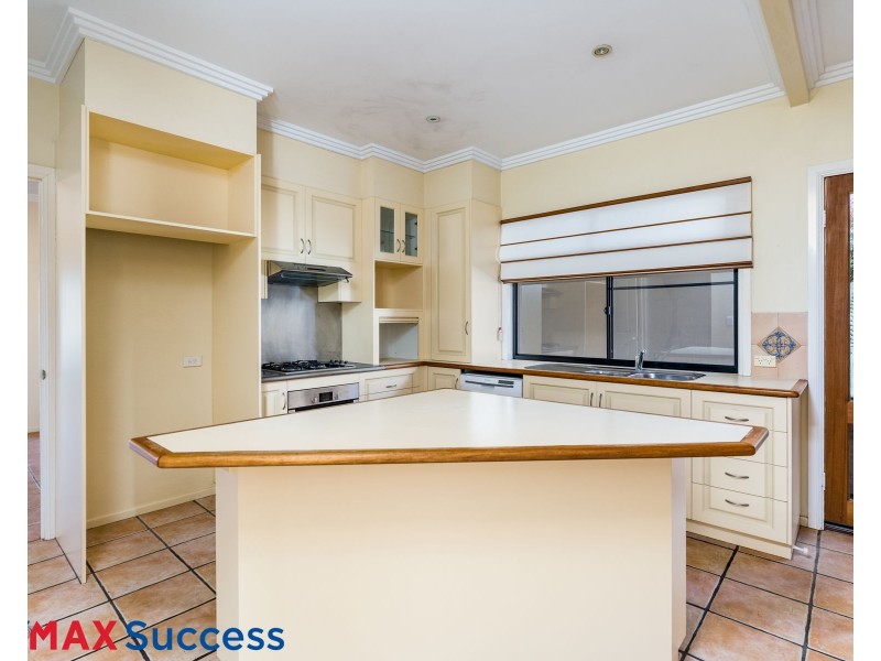 43 Lydwin Crescent, East Toowoomba QLD 4350