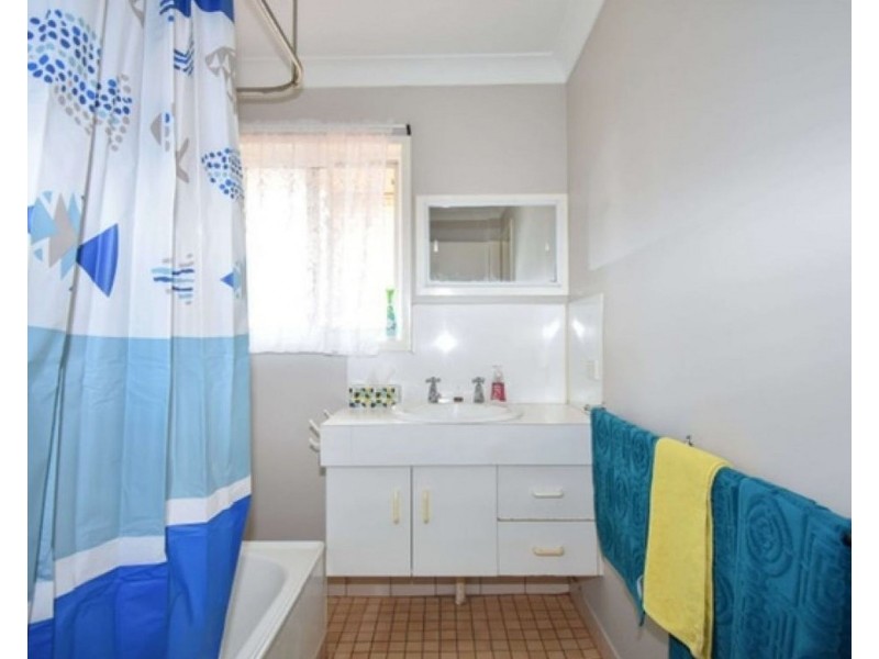 4 Featherstone Court, Rockville QLD 4350