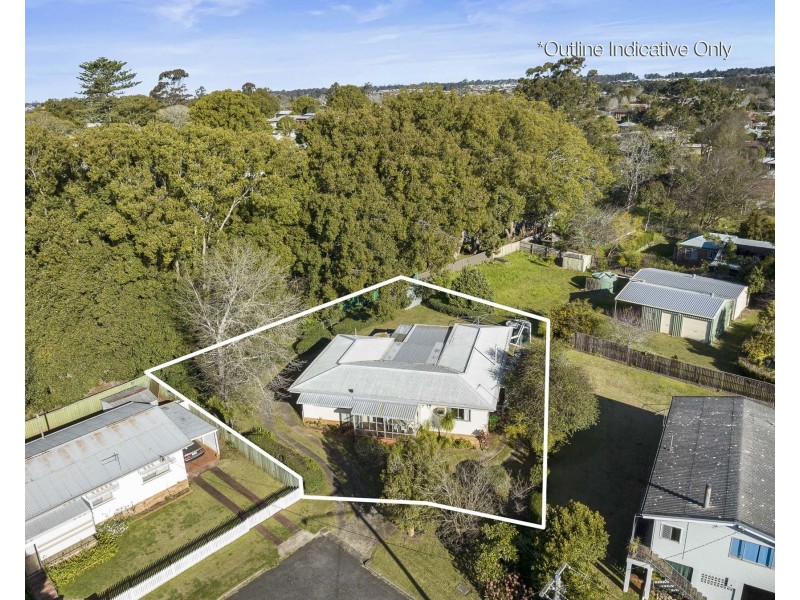 2 McIntyre Street, Centenary Heights QLD 4350