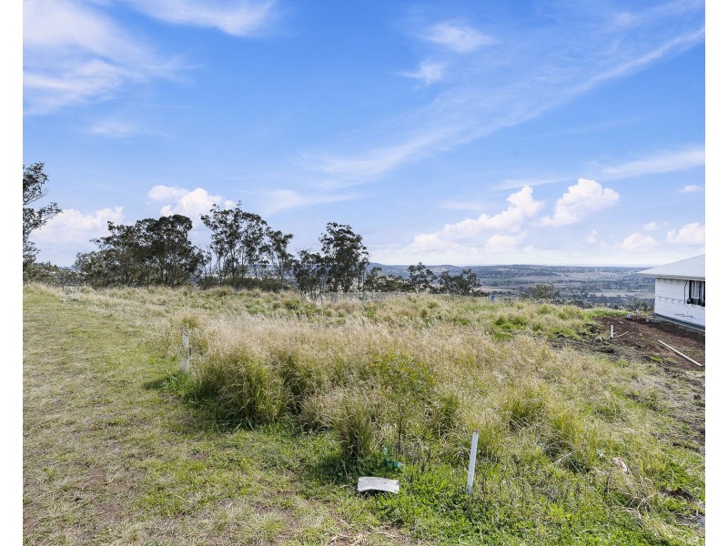 110 Adelaide Street, Cranley QLD 4350