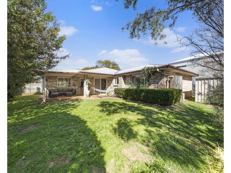 17 Elvery Court, Middle Ridge QLD 4350