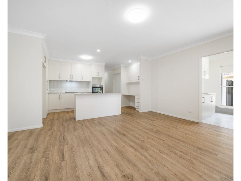 1/189 Spring Street, Middle Ridge QLD 4350