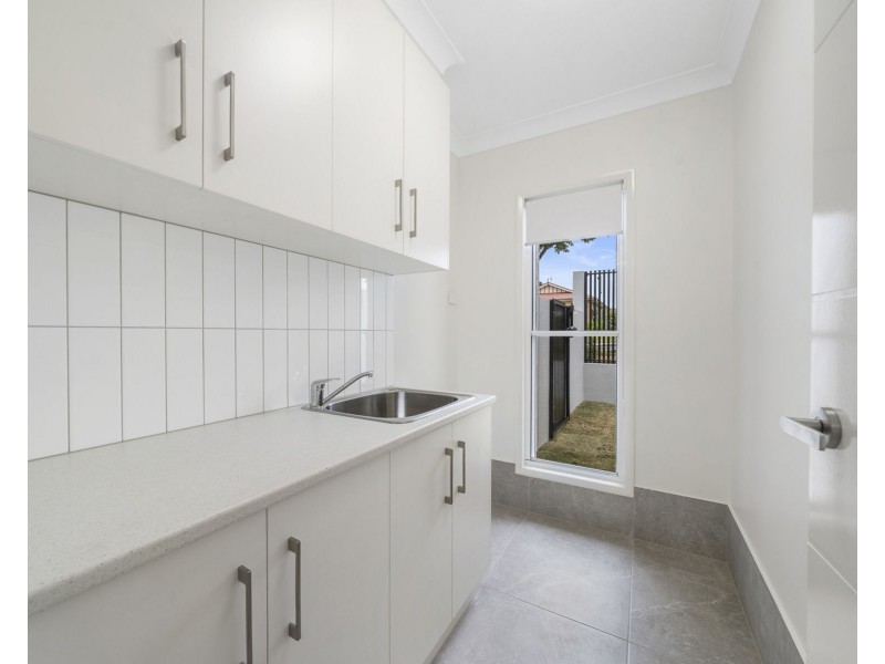 1/189 Spring Street, Middle Ridge QLD 4350