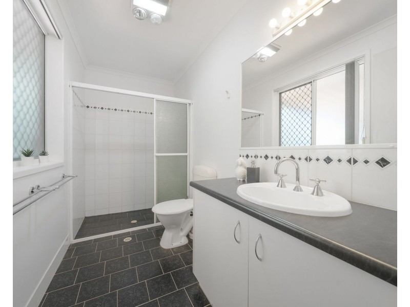 1 Navajo Street, Wilsonton QLD 4350