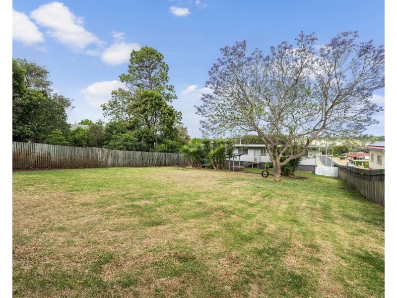 5 Hoey Street, Kearneys Spring QLD 4350