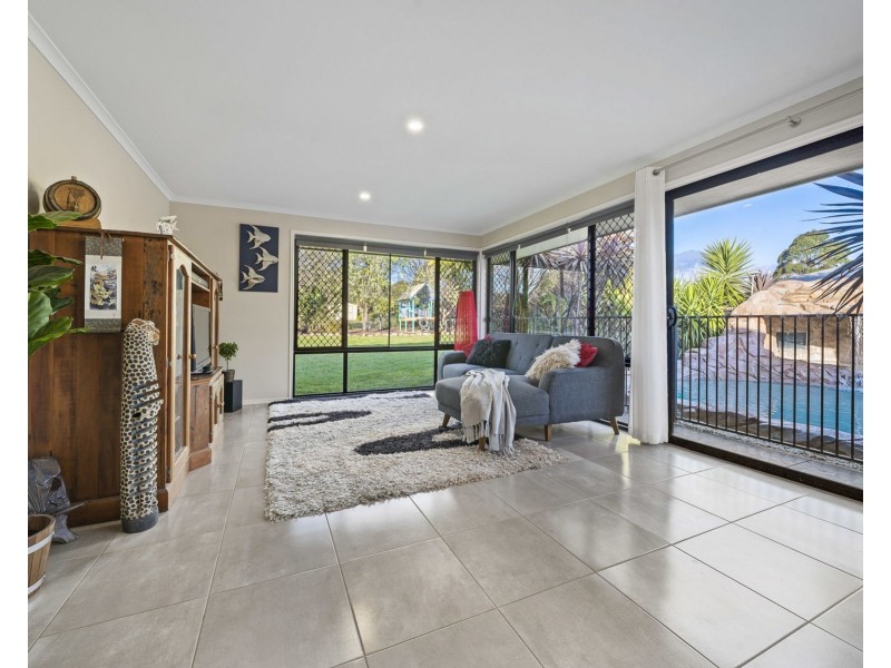 48 Palmer Drive, Highfields QLD 4352