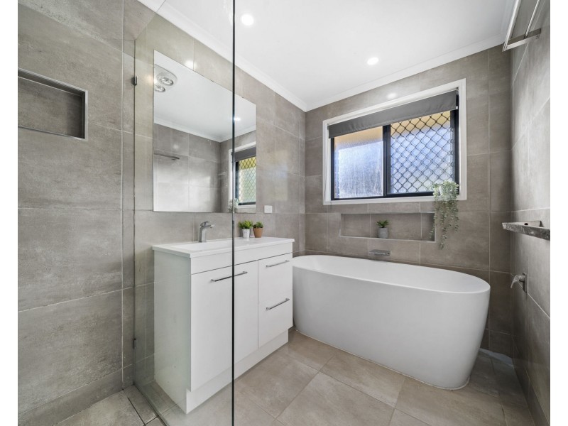 48 Palmer Drive, Highfields QLD 4352