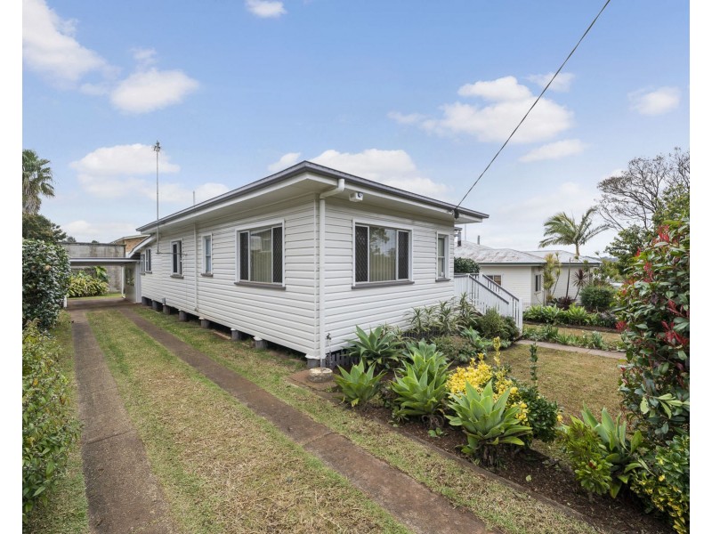 13 Norah Street, Centenary Heights QLD 4350