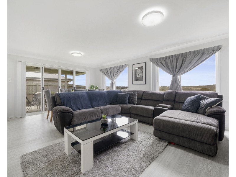 26 Alistair Street, Glenvale QLD 4350